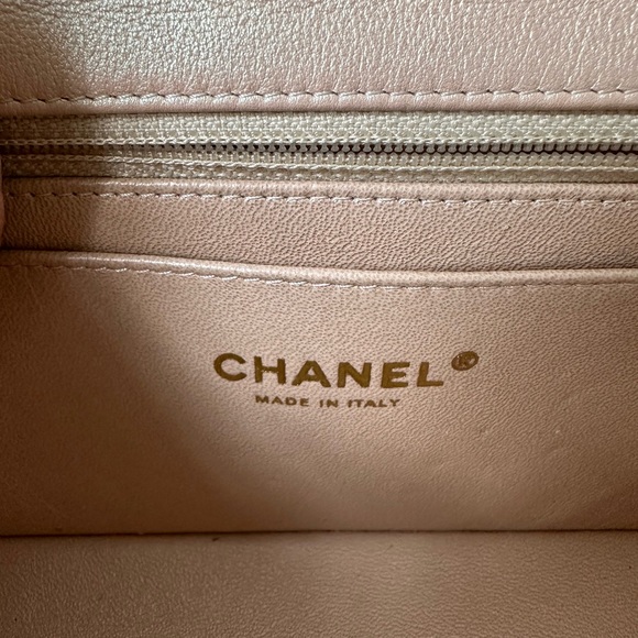 —SOLD— 21S Chanel Mini Rectangular beige iridescent - Picture 4 of 12
